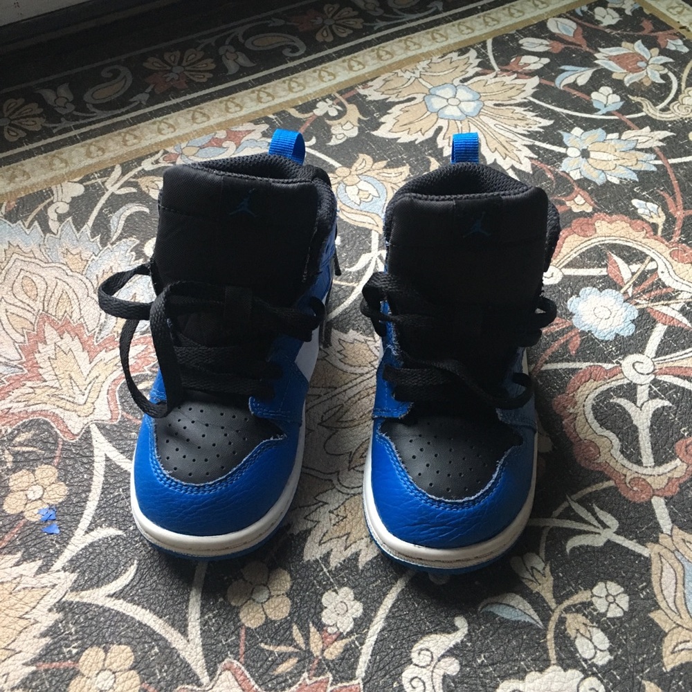 Nike/ Jordan high tops